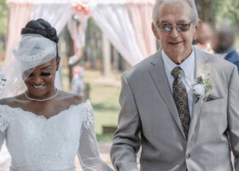 Miracle (24) trouwt met 85-jarige Charles: “Er komt een baby aan”