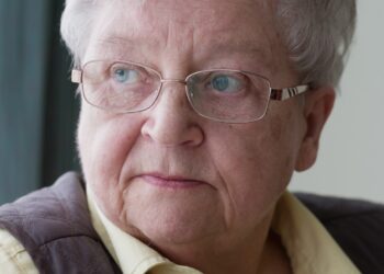 Annet (78): “Mijn kinderen komen alleen als ze iets nodig hebben – verder hoor ik niks”