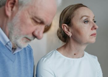 Ursula (53): ‘Wij mogen onze 3 kleinkinderen niet zien. Hebben testament opgesteld om ellende te voorkomen’