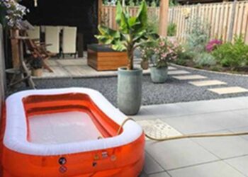 Mag je zomaar onbeperkt water verbruiken, bijvoorbeeld voor de plantjes of zwembadje in de tuin? Dit zegt de wet