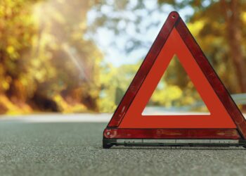 Ga je dit jaar op autovakantie? Dit moet je verplicht in de auto hebben!