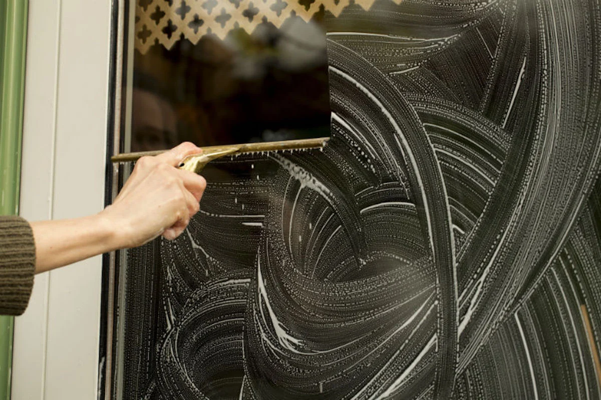 Deze 10 dingen hoef je maar één keer per jaar schoon te maken (en jij doet het vast vaker)