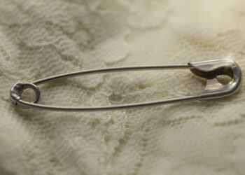 Oma deed altijd een veiligheidsspeld in de droger. Pas nu zie ik hoe doordacht dat eigenlijk was..