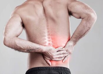 Arts waarschuwt: Dit zijn 4 veelvoorkomende oorzaken van pijn aan de rechterkant van je lichaam