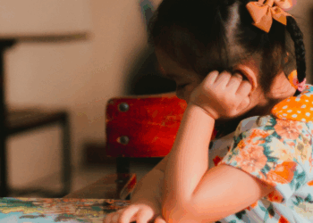 Maxime (33): “De juf vindt het vervelend dat ik mijn kind limonade meegeef naar school”