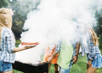 Onze buren maken elke barbecue ruzie: ‘Ze klagen zelfs over de geur van gegrilde groenten’