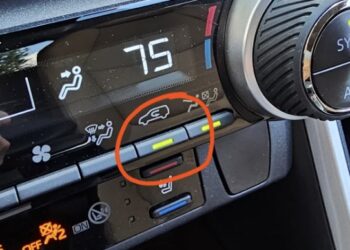 Bijna niemand weet wat dit knopje in je auto doet!