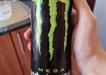 Dit gebeurt er met je lichaam als je regelmatig energiedrankjes drinkt op nuchtere maag!