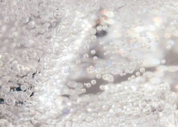 Is prikwater ongezonder dan ‘gewoon’ water? Dit is het antwoord!