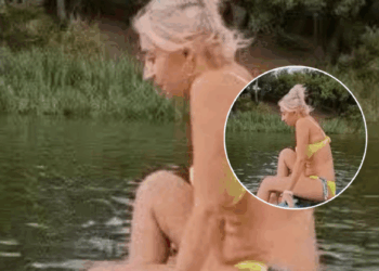 Speciaal voor deze vakantie heeft ze een nieuwe bikini gekocht op SHEIN..