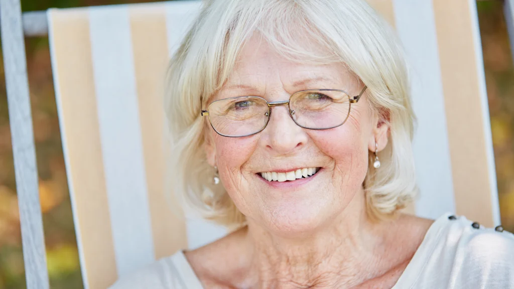 Gerda (73) wil haar pensioen gebruiken om te reizen, maar haar kinderen dringen aan op sparen.