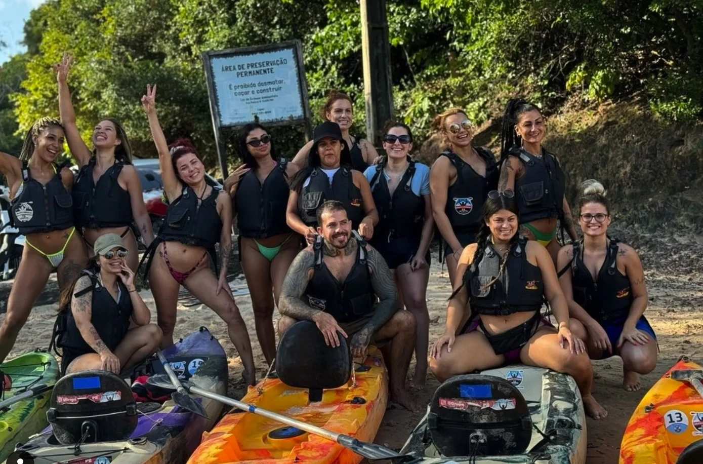 Man met 9(!) vrouwen laat weten hoe hij iedereen tevreden houdt tussen de lakens.