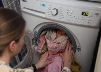 Nieuw onderzoek: op déze temperatuur moet jij je beddengoed wassen (en nee, het is geen 60 graden)