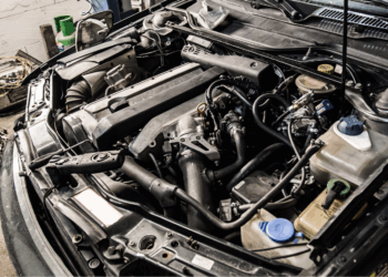 Motorexpert haalt uit: “Elektrische auto’s zijn waardeloos in vergelijking met verbrandingsmotoren”