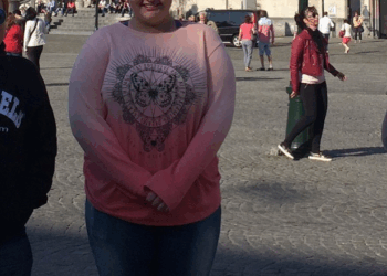 Als tiener werd ze met haar 125 kilo het mikpunt van pesterijen. Maar wie haar nu ziet, kan nauwelijks geloven dat zij dezelfde persoon is.