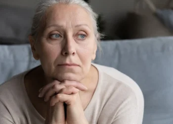 Inge (56): ‘Tijdens mijn oppasdag betrapte ik mijn schoondochter terwijl ze vreemdging’