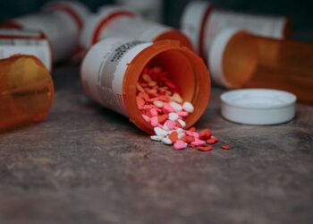 Onderzoek onthult: Artsen schrijven vaak onnodige medicijnen voor vlak voor iemand overlijdt