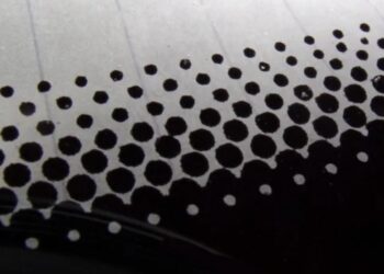 Dit is dus de reden van die lelijke zwarte puntjes lang je autoruit