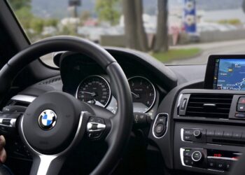 Van vroeger tot nu: hoe de zakelijke auto-verzekering zich heeft ontwikkeld