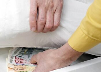 Cash in huis bij een noodsituatie: zoveel zou je eigenlijk in huis moeten hebben voor 3 dagen (meer dan je denkt)