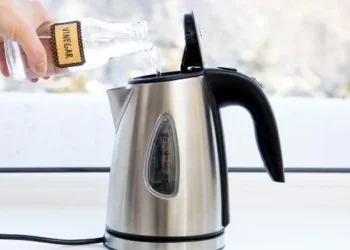 Waterkoker ontkalken met effectieve en natuurlijke methoden van grootmoeder!